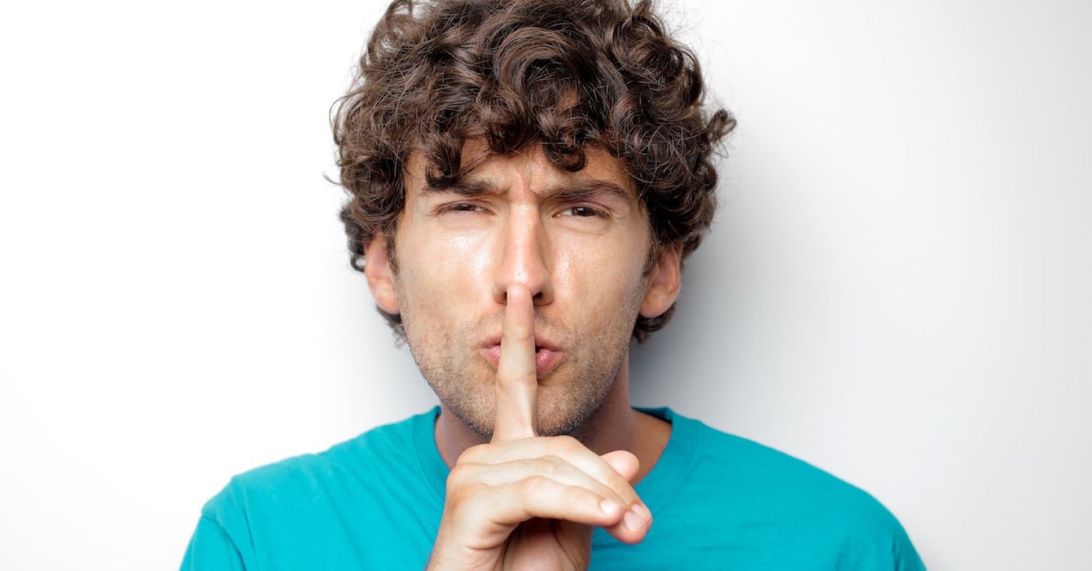 What Do Your Lies Say About Your Persona?