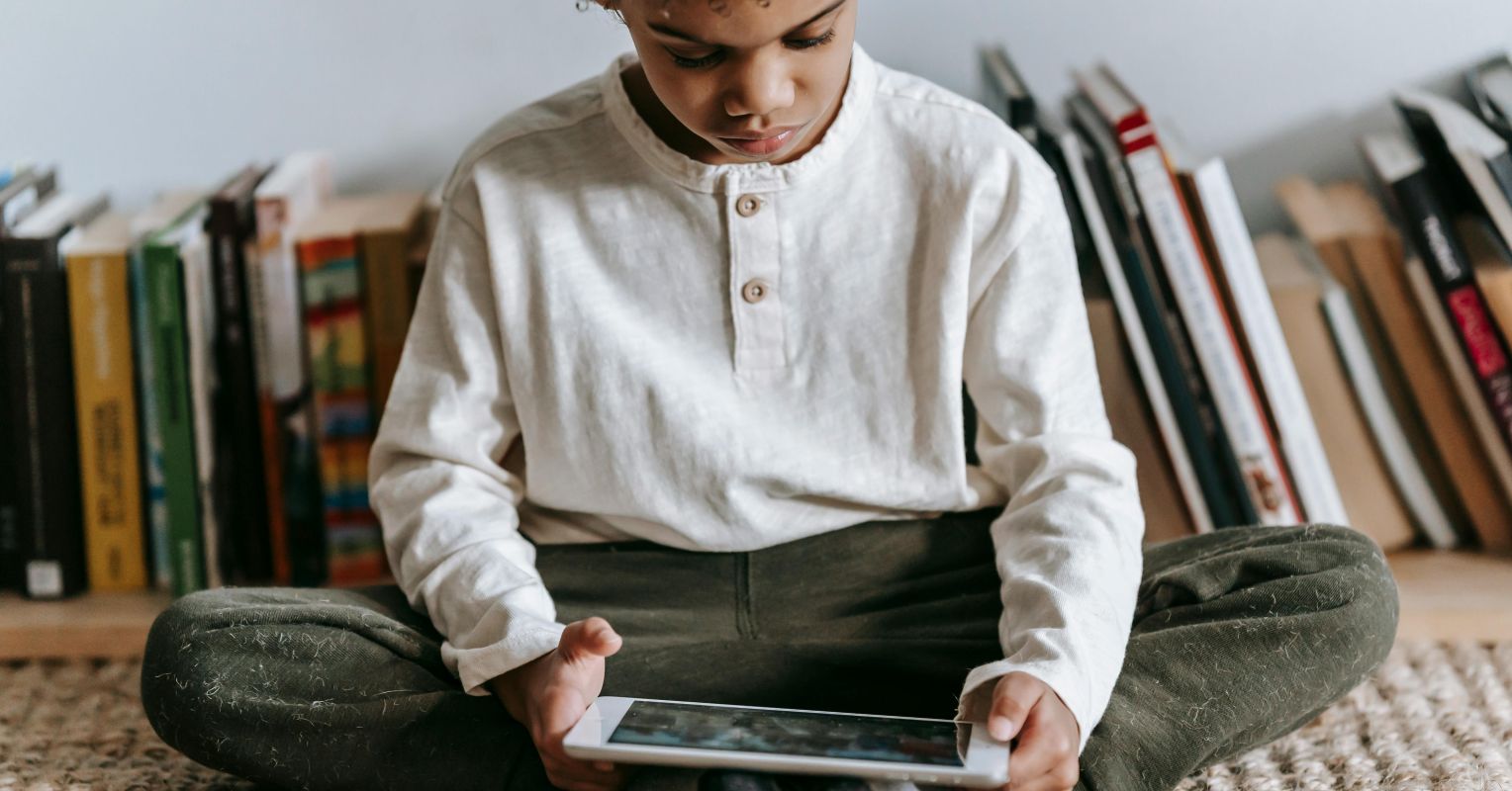 How to Set Display screen Time Policies for Your Loved ones