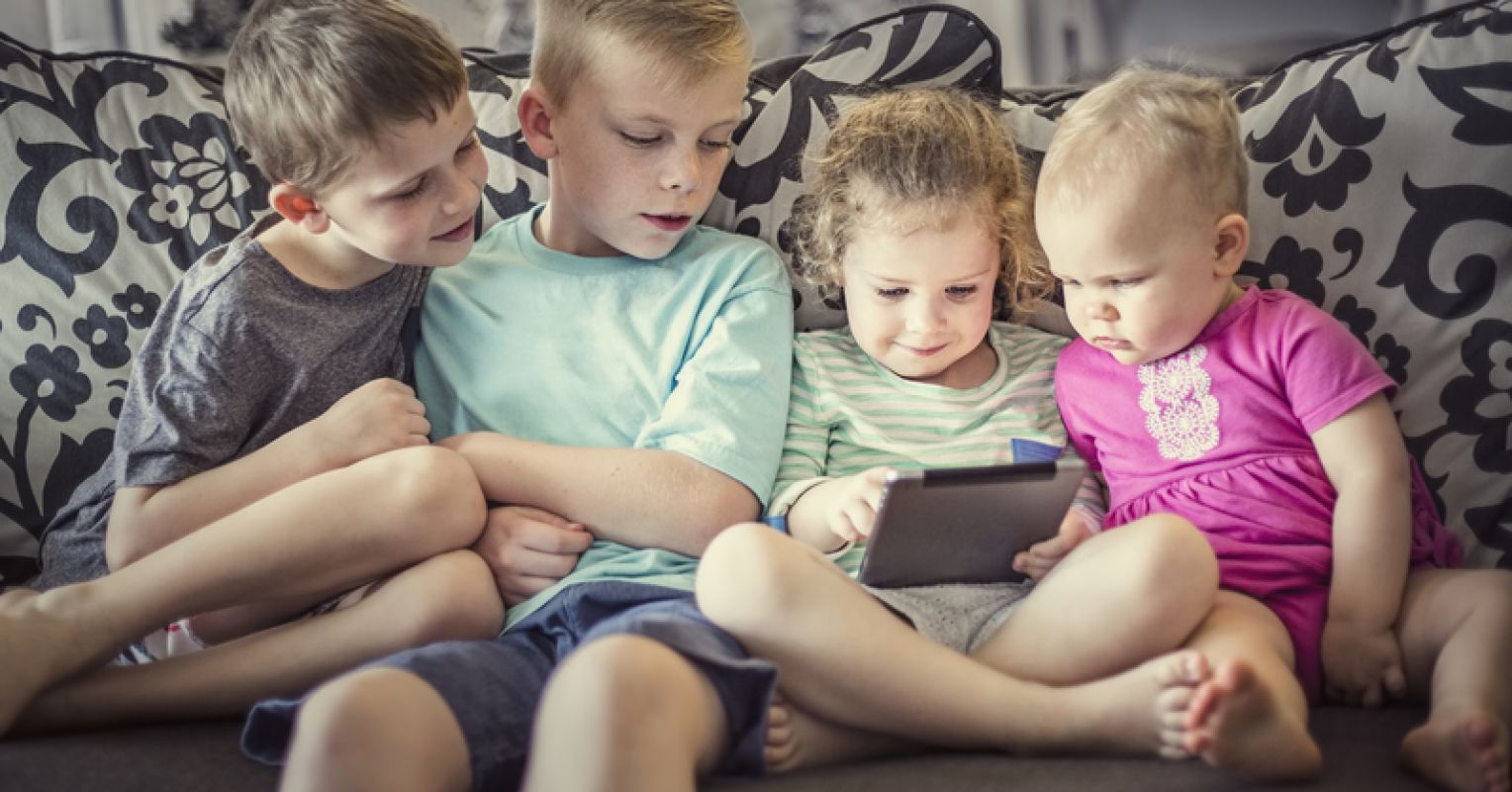 7 Methods to Cost-free Your Spouse and children From Excessive Monitor Time