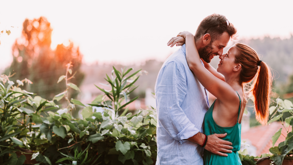 15 Indicators your companion is shedding curiosity in you