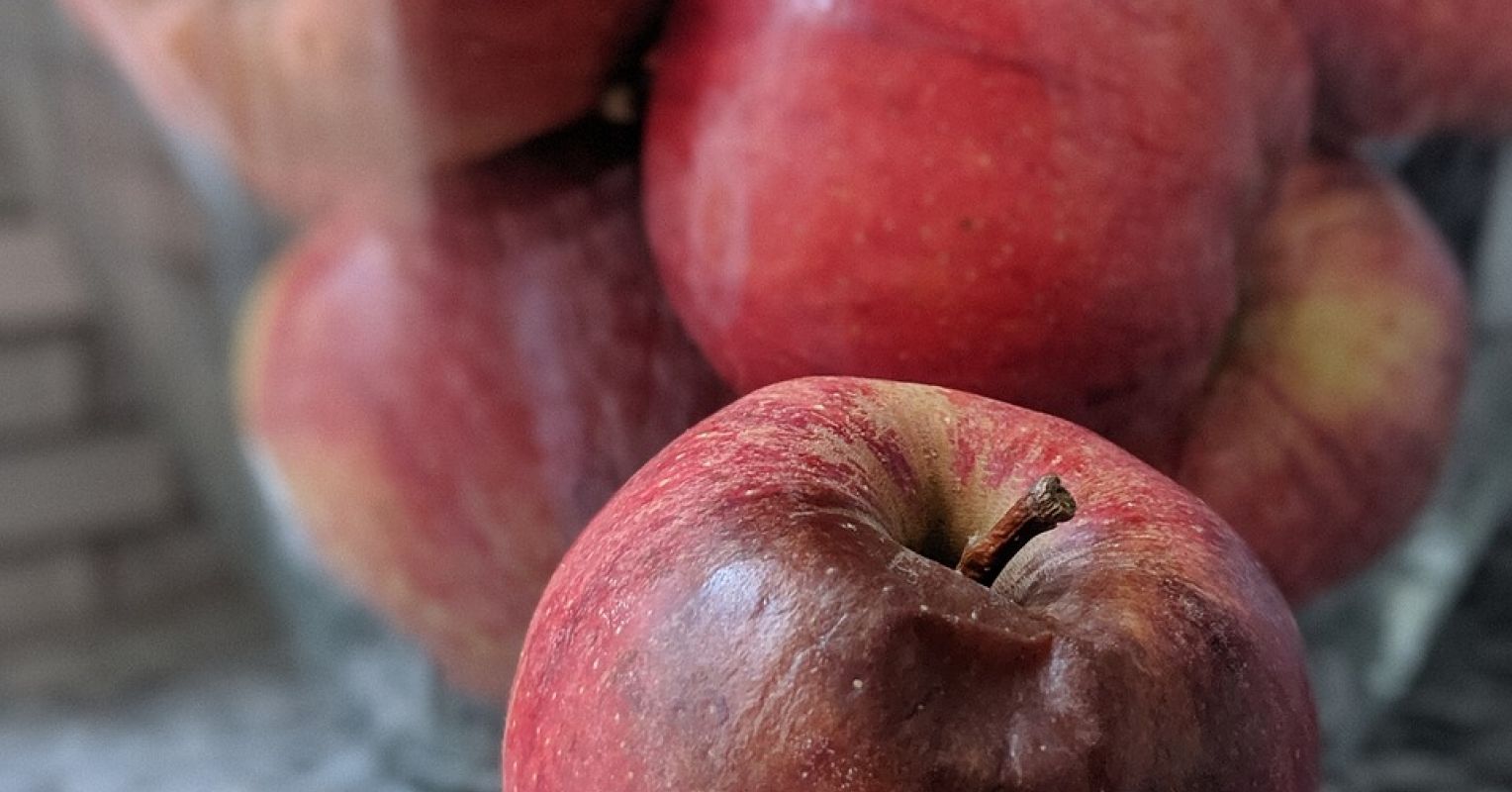 In Teamwork, All It Takes Is One Terrible Apple